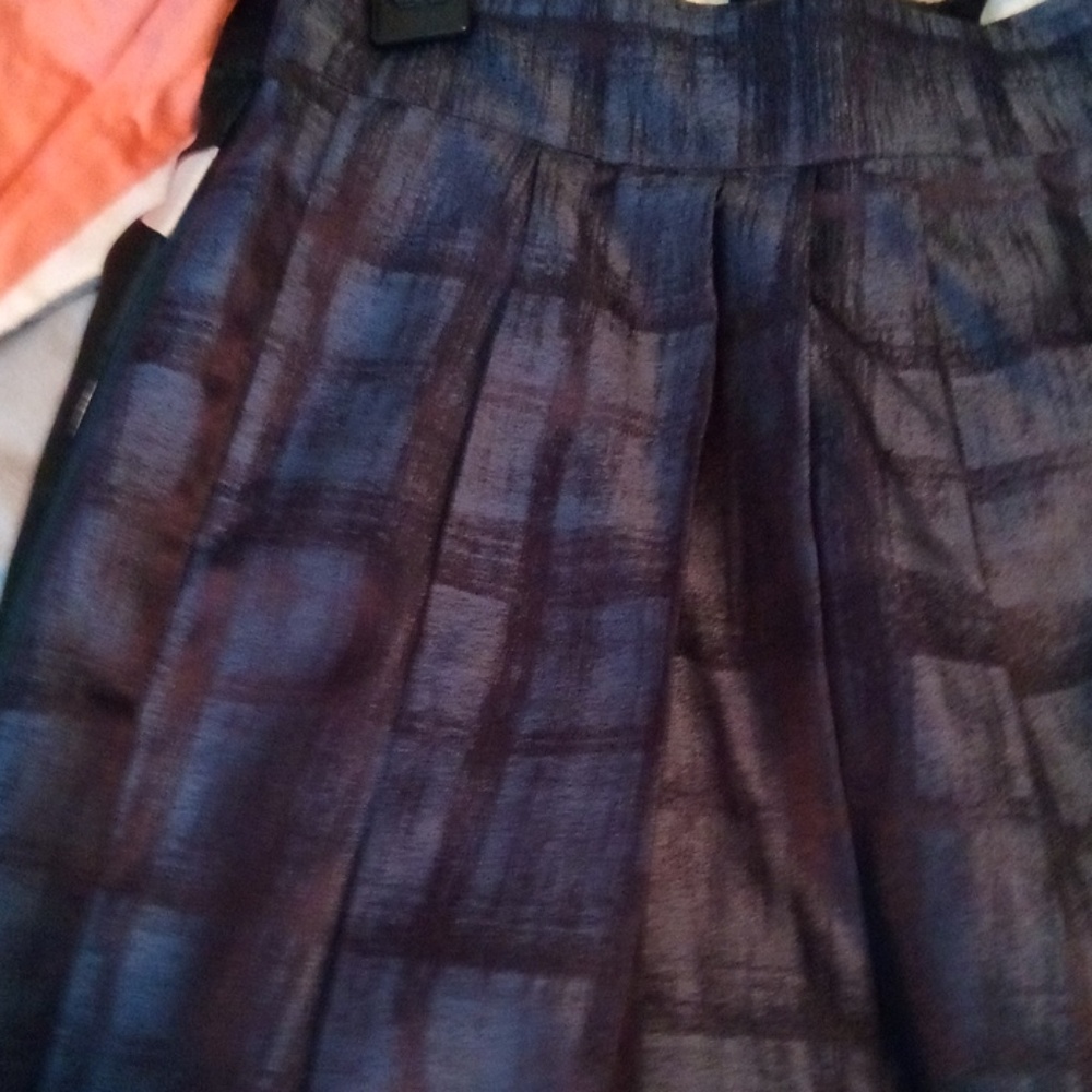Skirt - Picture 2 of 2